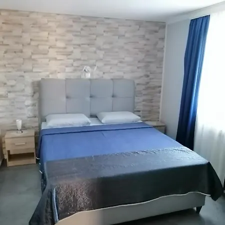 Katja Apartman *