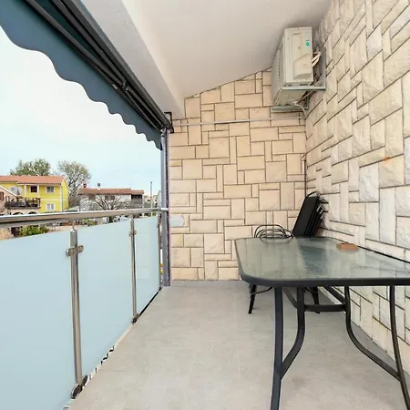 Katja Apartman *