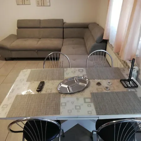Katja Apartman *